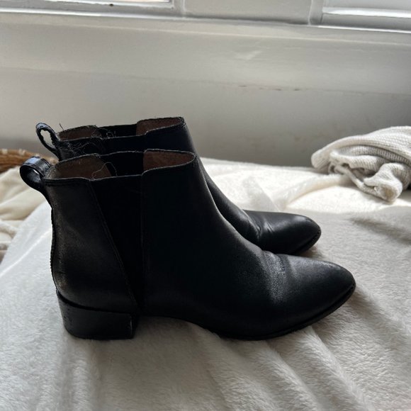 Madewell Black Booties Size 8 - Picture 3 of 3